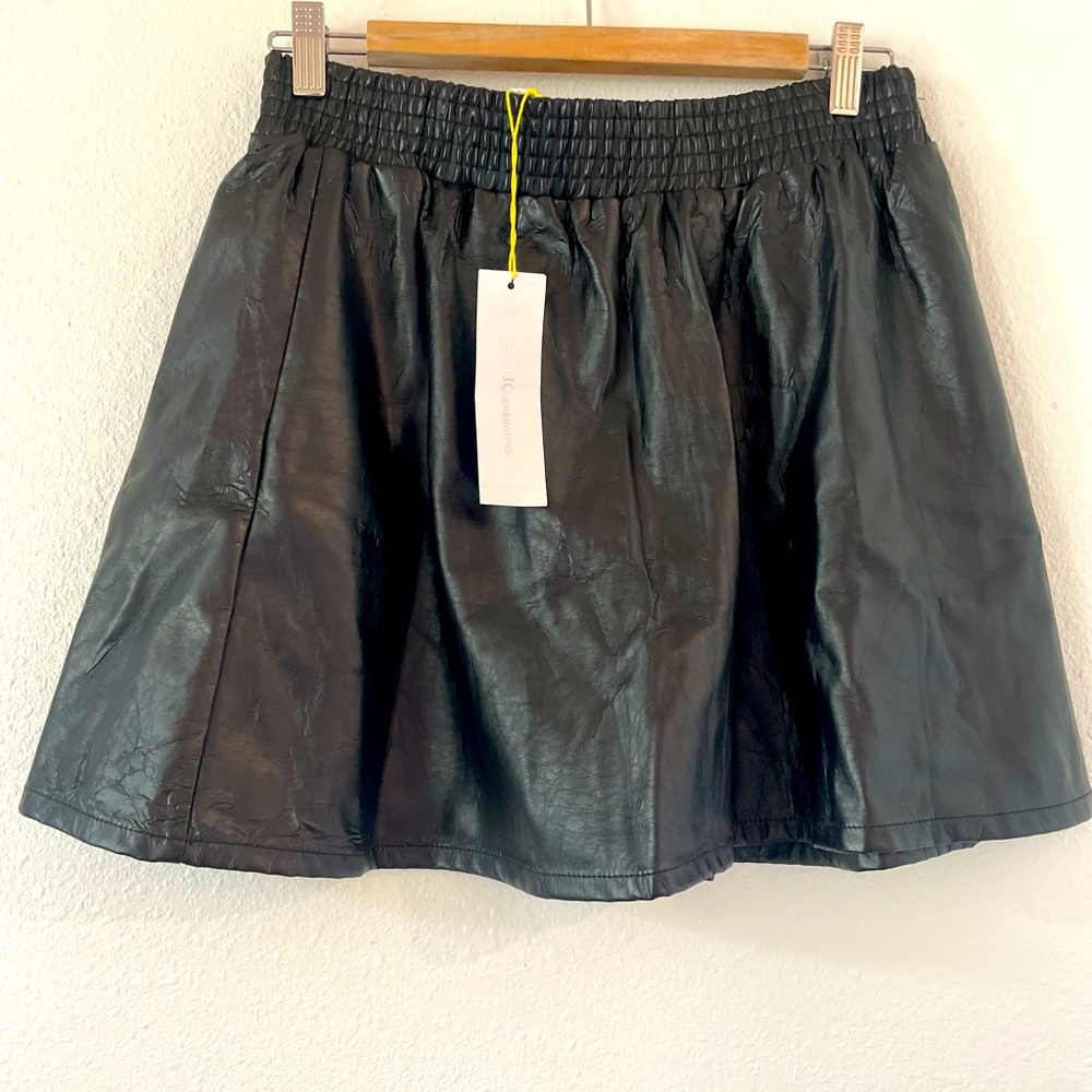 BCBG faux leather elastic waist skirt NWT, medium